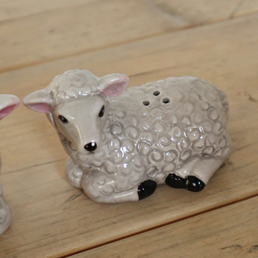 Sheep Salt & Pepper Shaker Set – Country Kitchen Tableware