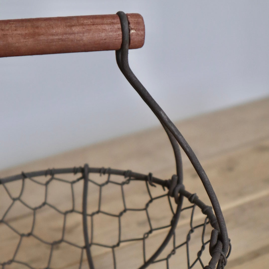 Charming Rustic Wire Basket with Wooden Handle – Perfect for Cottage Style Storage