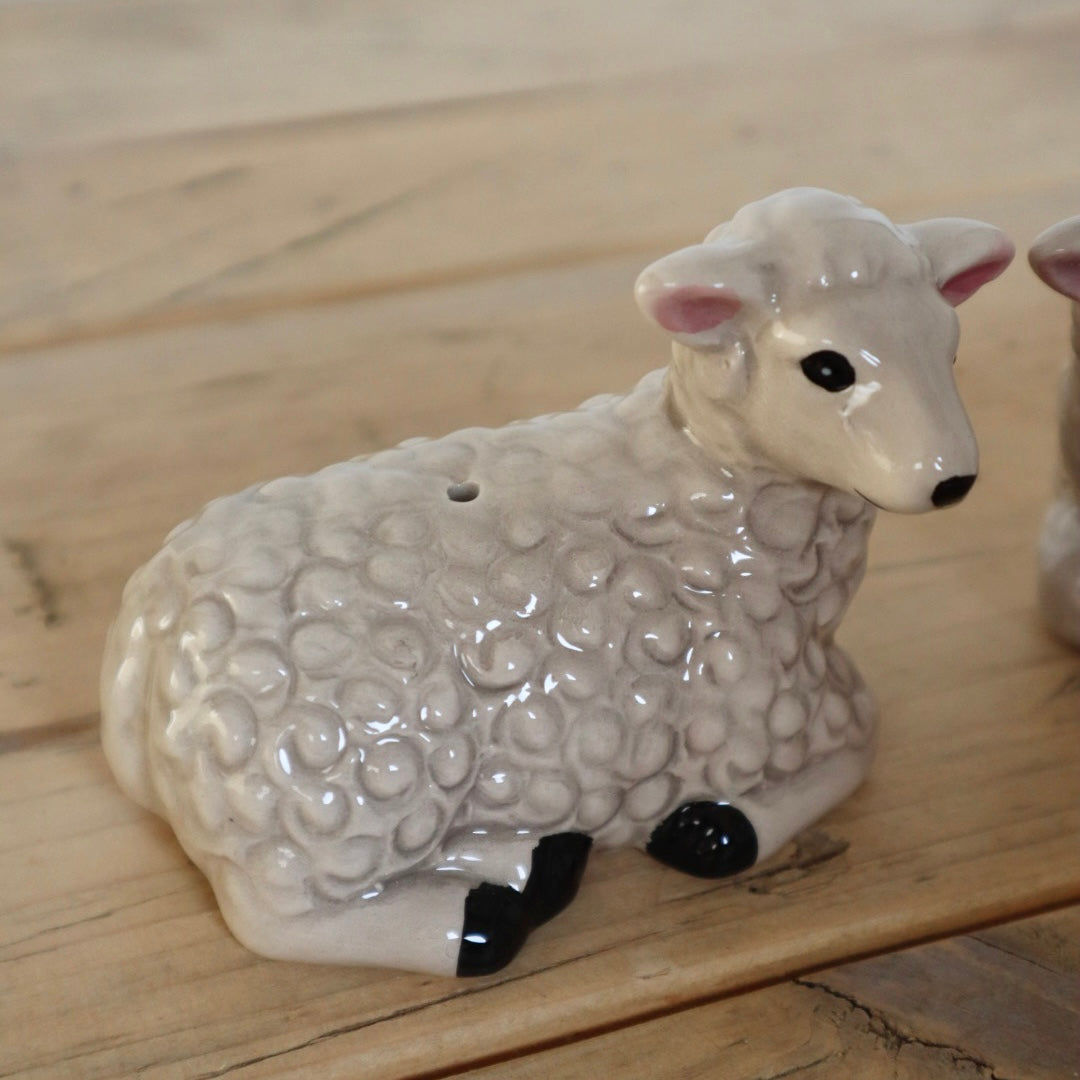 Sheep Salt & Pepper Shaker Set – Country Kitchen Tableware