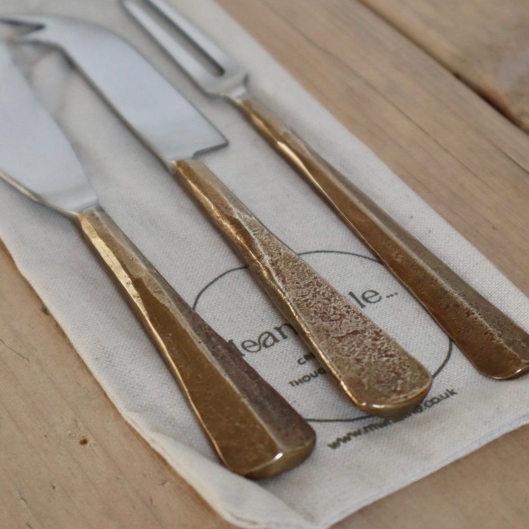 Cheese and Pickle Set in Cotton Bag – Rustic Country Tableware