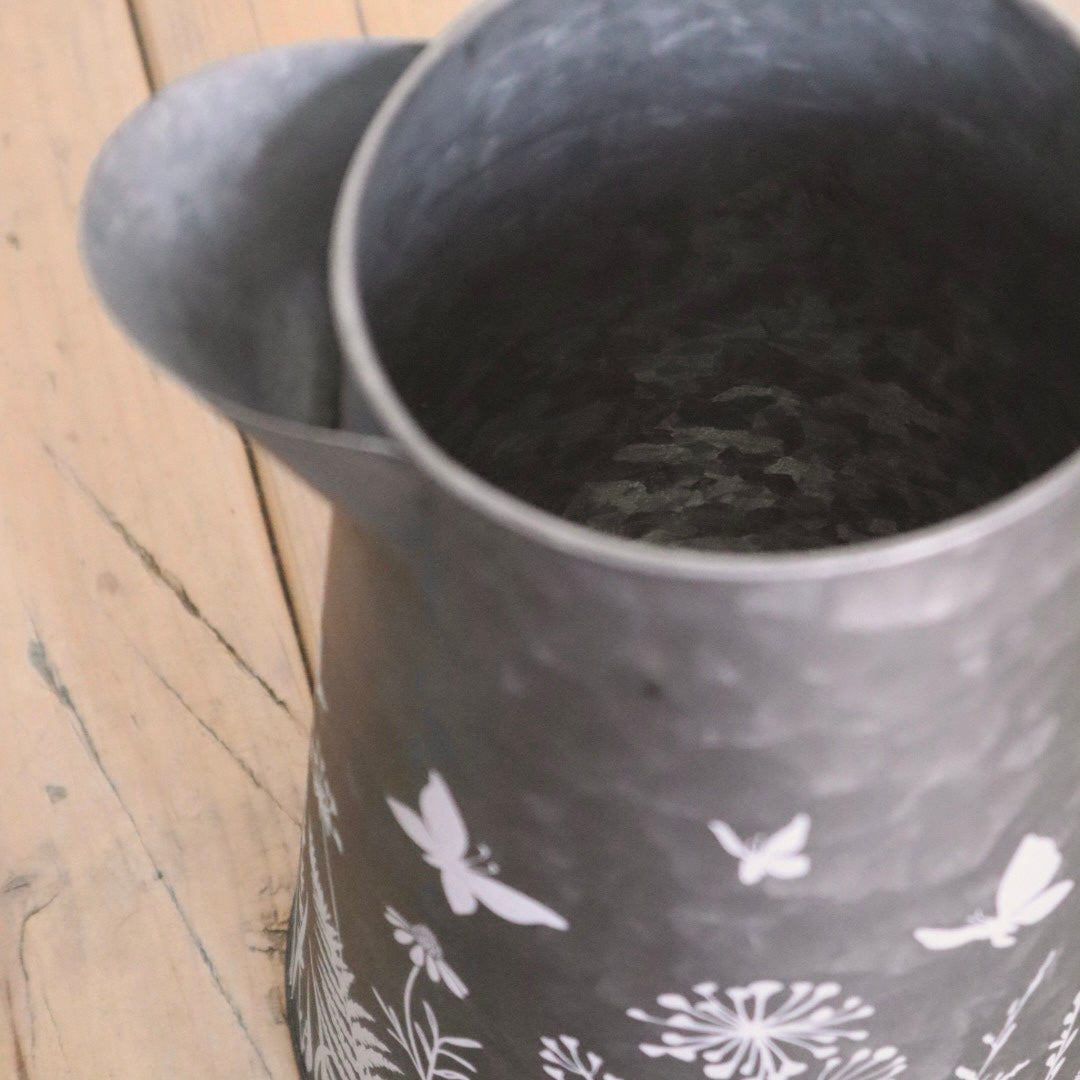 Vintage Farmyard Metal Jug – Decorative Rustic Charm