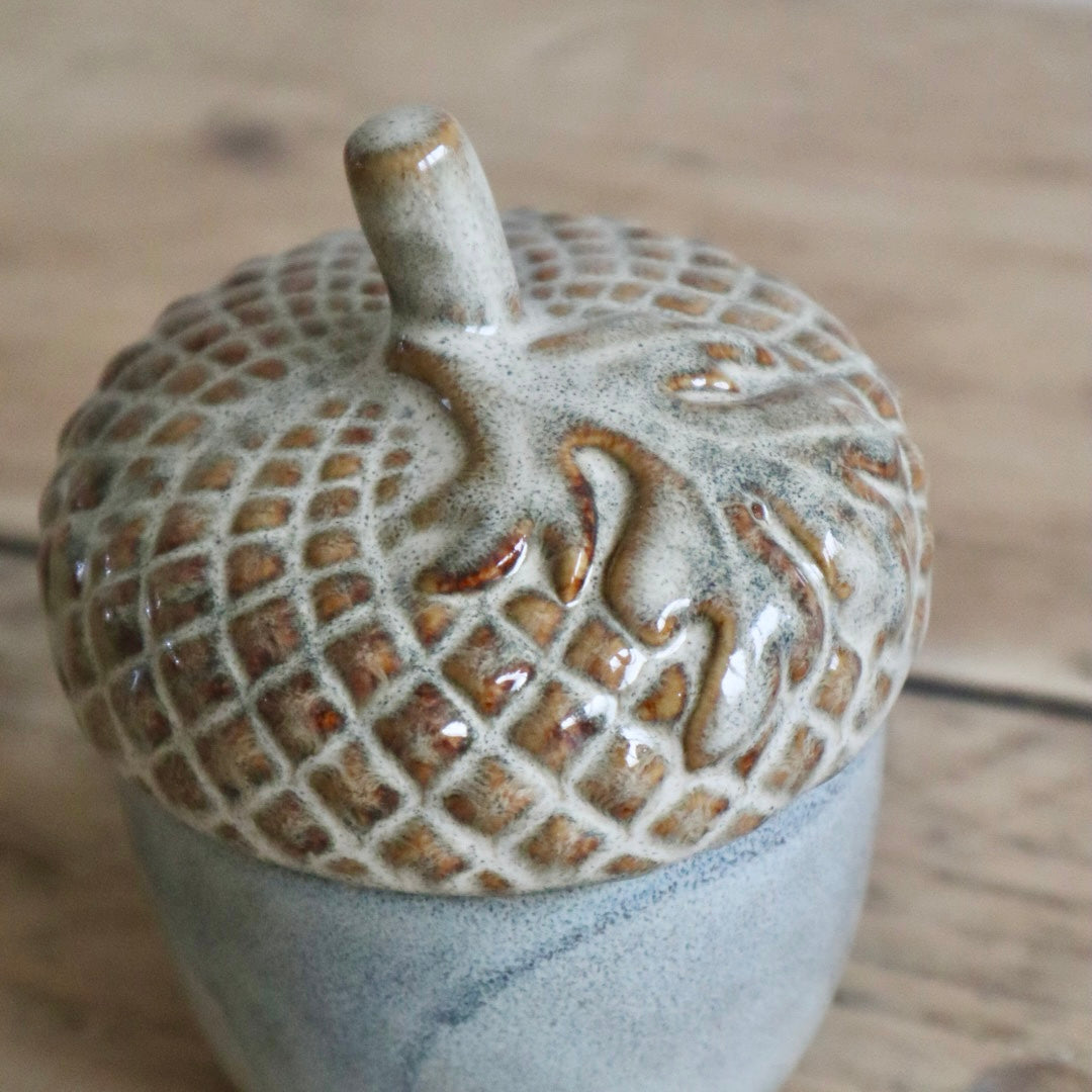 Acorn Pot with Lid