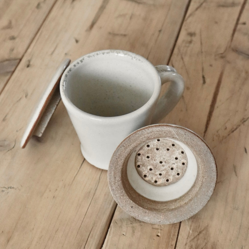 Hand-Glazed Rustic Speckled Tea Cup with Strainer & Lid – Perfect for Loose Leaf Tea