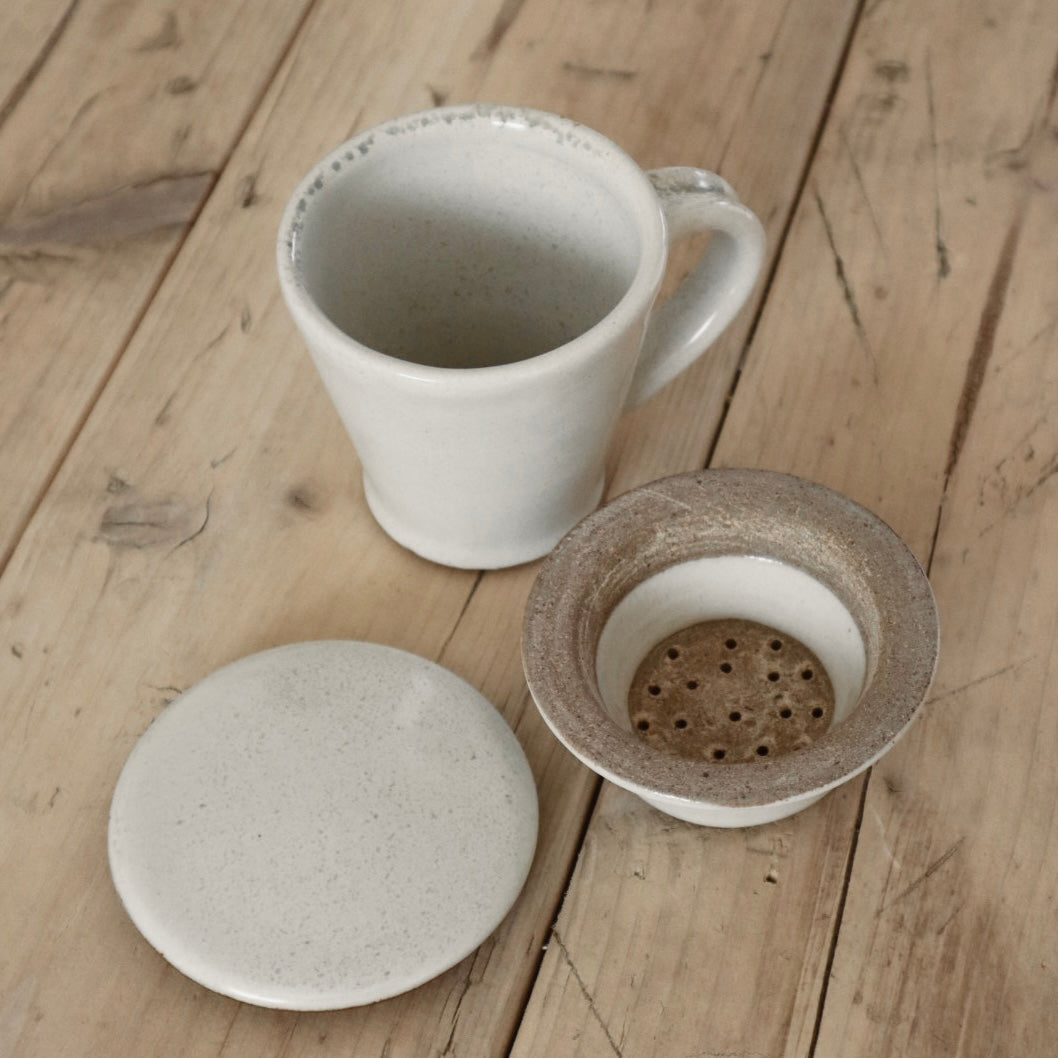 Hand-Glazed Rustic Speckled Tea Cup with Strainer & Lid – Perfect for Loose Leaf Tea