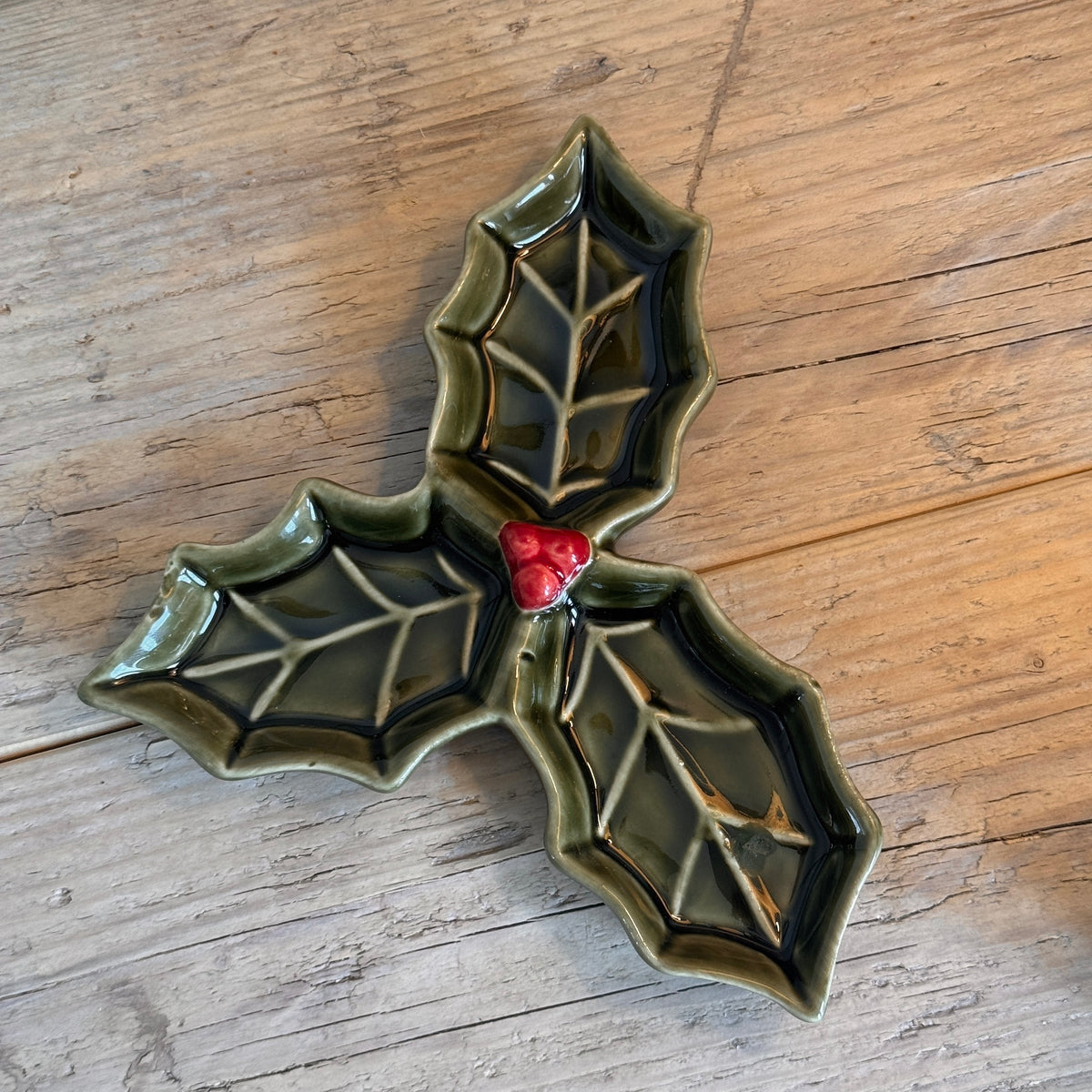 Holly Leaf Christmas Plate